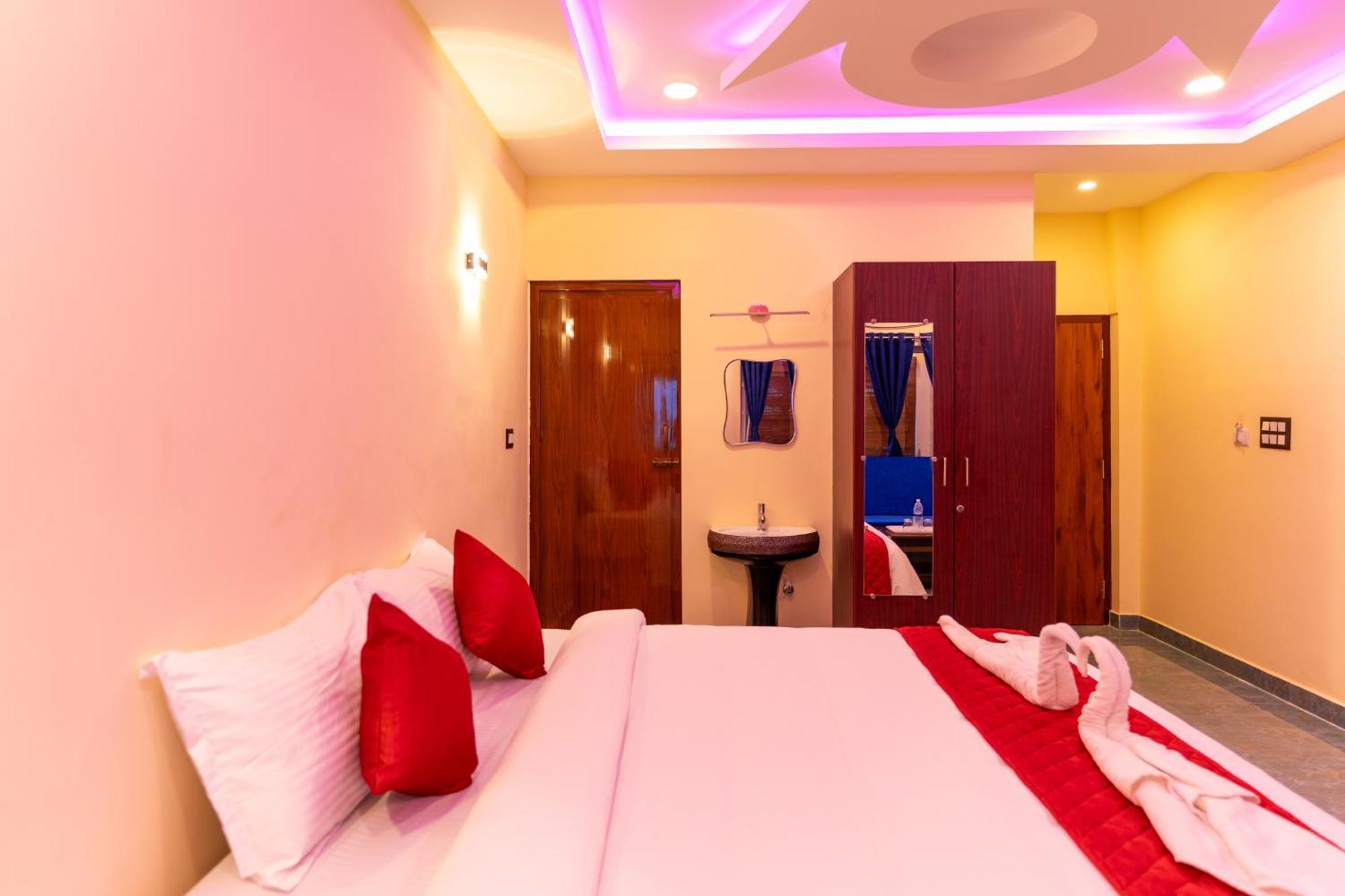 Auro Beach Resort Puducherry Exterior foto